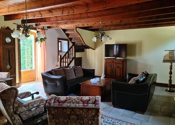 Maison En Pierres Entre Terre Et Mer..