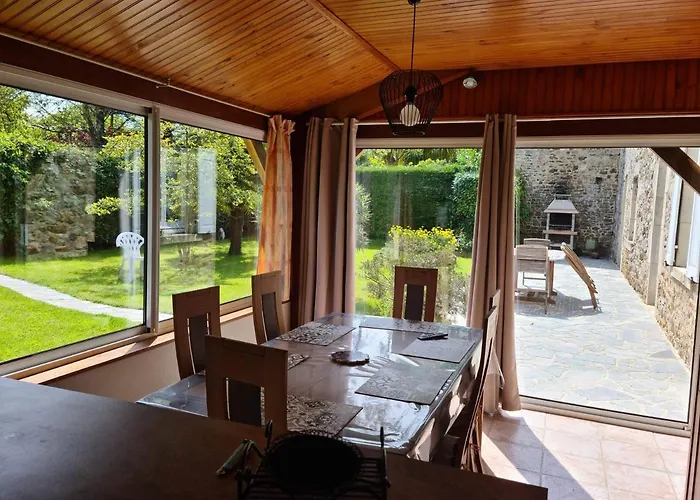 Сasa de vacaciones Maison En Pierres Entre Terre Et Mer.. Neuville-en-Beaumont