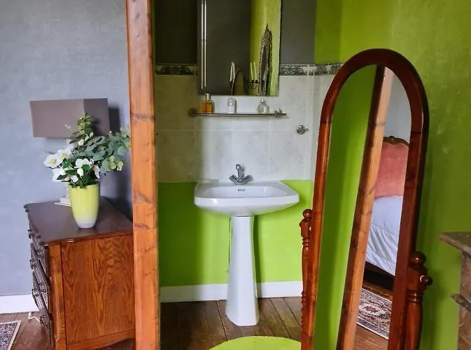 Сasa de vacaciones Maison En Pierres Entre Terre Et Mer.. Neuville-en-Beaumont